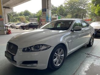 2015 Jaguar XF - Image 2