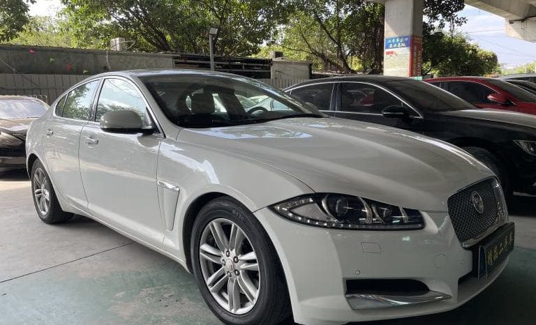 2015 Jaguar XF full