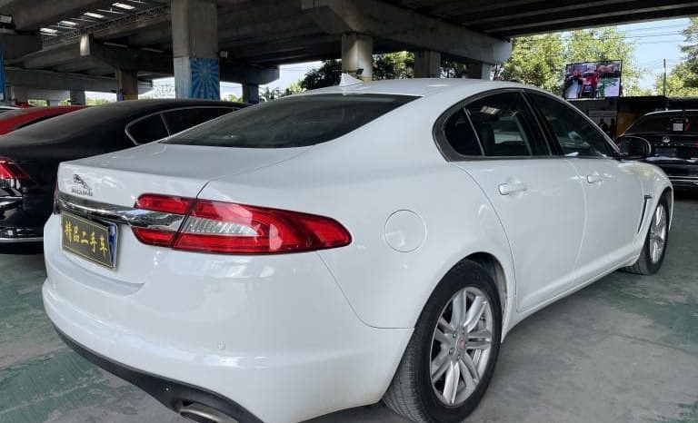 2015 Jaguar XF full