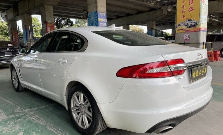 2015 Jaguar XF full