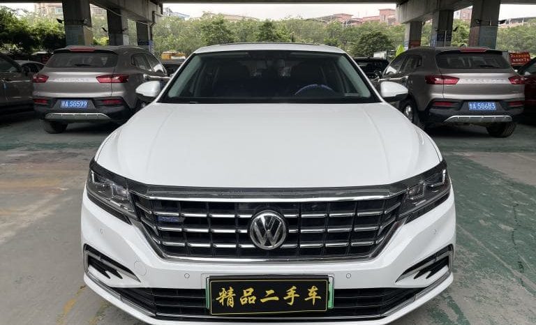 2019 Volkswagen Passat Hybrid full