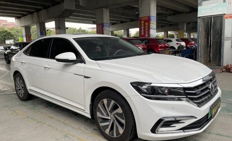 2019 Volkswagen Passat Hybrid full