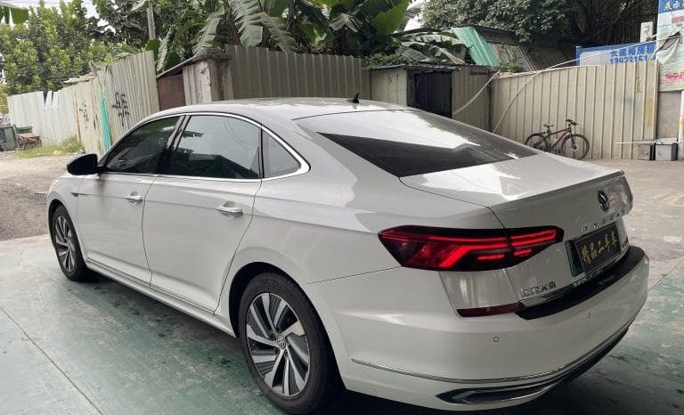 2019 Volkswagen Passat Hybrid full